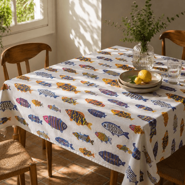 Fata de masa cu model pesti,multicolor, 180x140 cm